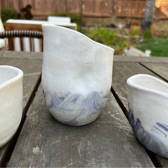 Studio Pottery 3 Piece Set White with Blue Swirl Pitcher and Mugs ART DECO - Picture 15 of 15